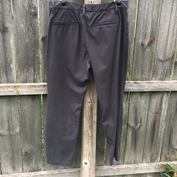 Banana Republic Mens pants Size 33x30 - Picture 2 of 4